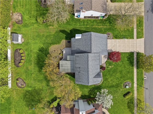 32 White Tail Run, Grand Island, NY 14072