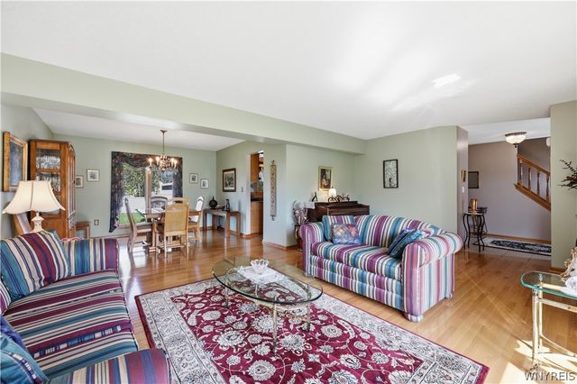 32 White Tail Run, Grand Island, NY 14072