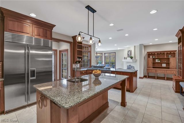 2085 Lands End Lane, Westlake, OH 44145