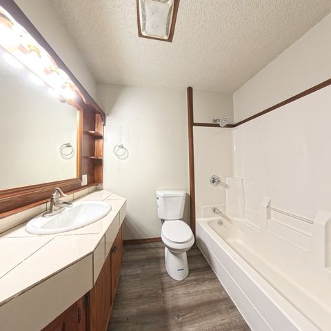 1603 E 22nd Street, Des Moines, IA 50317