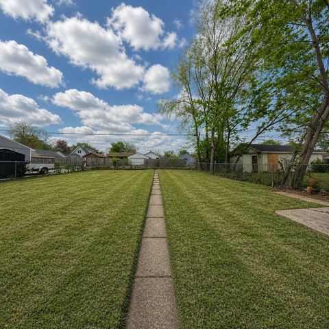 1603 E 22nd Street, Des Moines, IA 50317