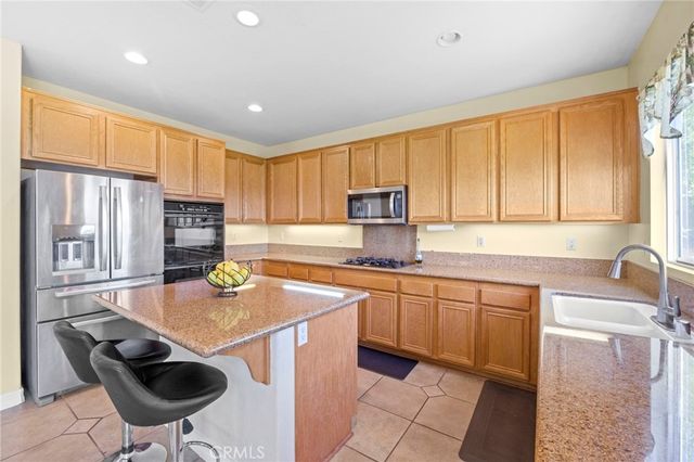 31920 Cedarhill, Lake Elsinore, CA 92532