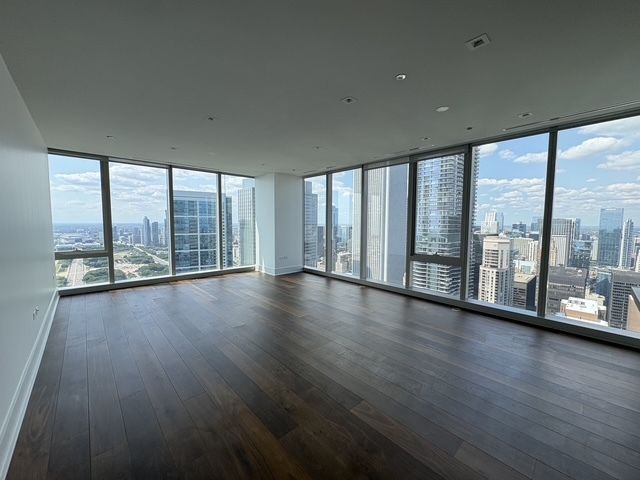 363 E Wacker Drive 5001, Chicago, IL 60601