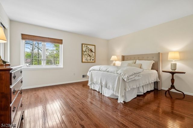 4 Flintlock Rd, Readington Twp., NJ 08822