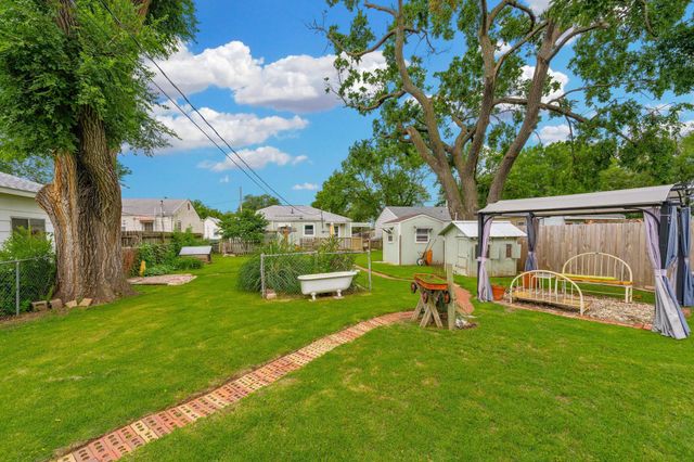 1014 S Edwards Ave, Wichita, KS 67213