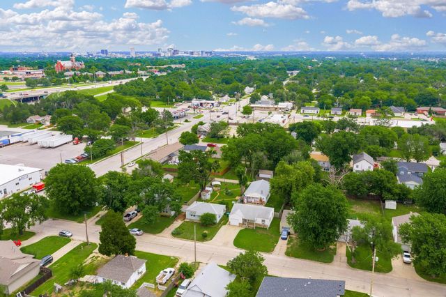 1014 S Edwards Ave, Wichita, KS 67213