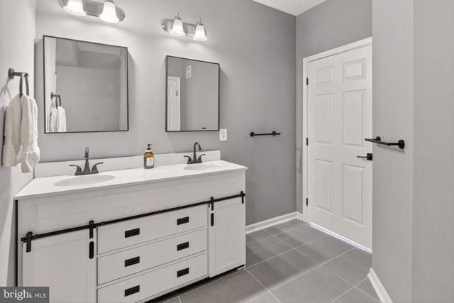 25335 CURIOSITY SQ, Aldie, VA 20105