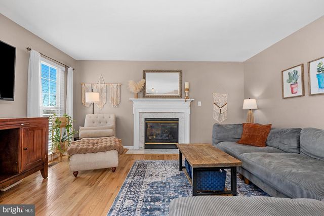 6 NACE DR, Hanover, PA 17331