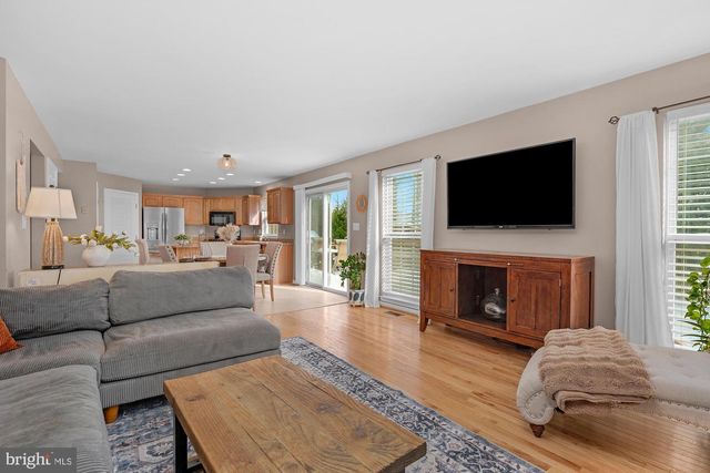 6 NACE DR, Hanover, PA 17331