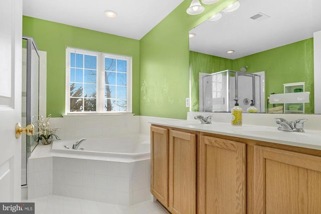 6 NACE DR, Hanover, PA 17331