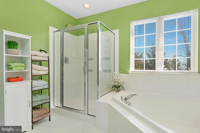 6 NACE DR, Hanover, PA 17331