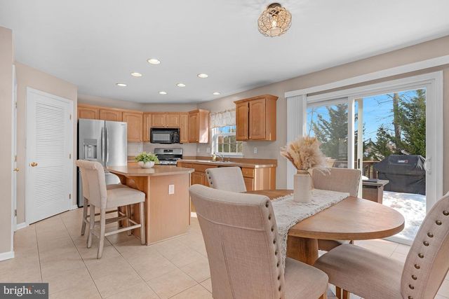 6 NACE DR, Hanover, PA 17331