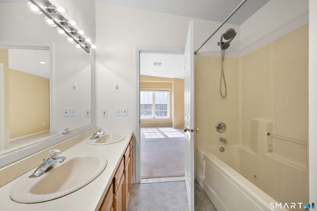 42 Highland Road 5, Stamford, CT 06902