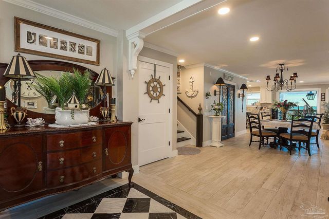 5485 Soundside Dr, Gulf Breeze, FL 32563