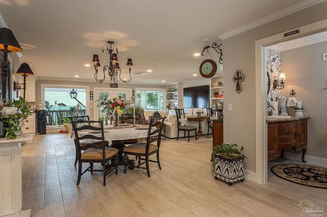 5485 Soundside Dr, Gulf Breeze, FL 32563