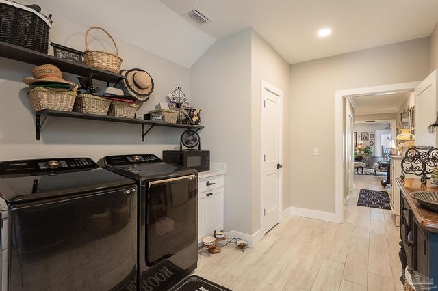 5485 Soundside Dr, Gulf Breeze, FL 32563