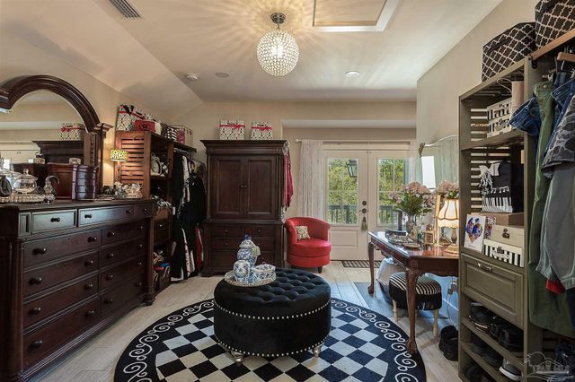 5485 Soundside Dr, Gulf Breeze, FL 32563