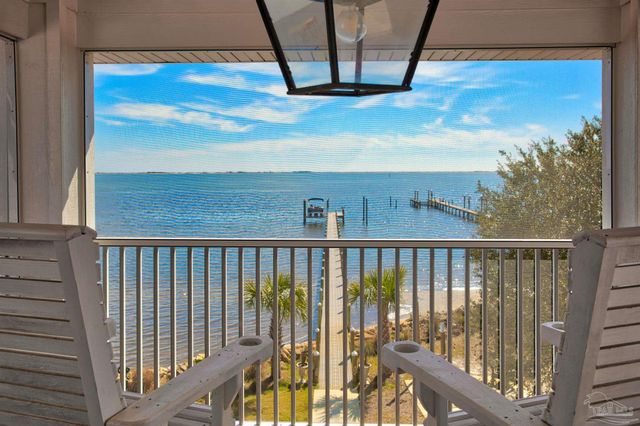 5485 Soundside Dr, Gulf Breeze, FL 32563