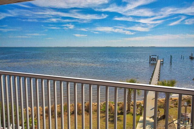 5485 Soundside Dr, Gulf Breeze, FL 32563
