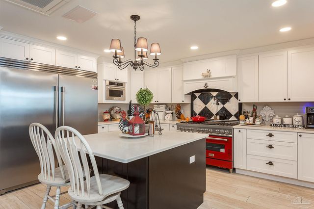 5485 Soundside Dr, Gulf Breeze, FL 32563