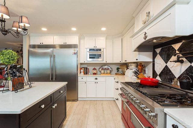 5485 Soundside Dr, Gulf Breeze, FL 32563