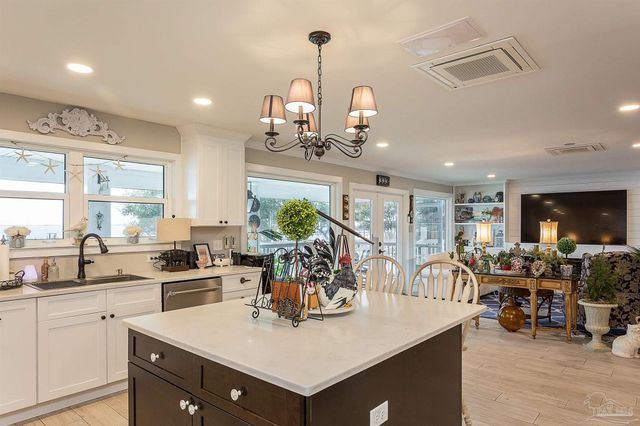 5485 Soundside Dr, Gulf Breeze, FL 32563