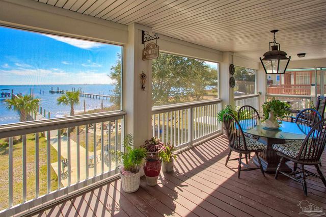 5485 Soundside Dr, Gulf Breeze, FL 32563