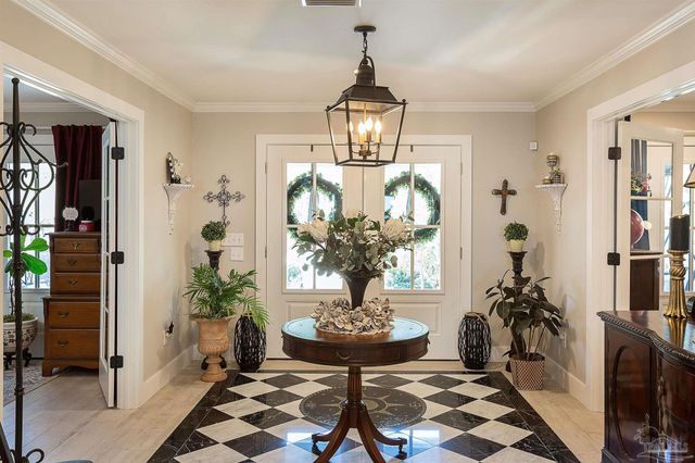 5485 Soundside Dr, Gulf Breeze, FL 32563