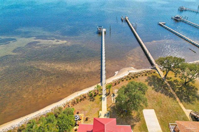 5485 Soundside Dr, Gulf Breeze, FL 32563