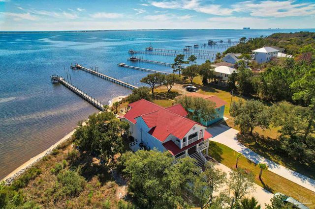 5485 Soundside Dr, Gulf Breeze, FL 32563