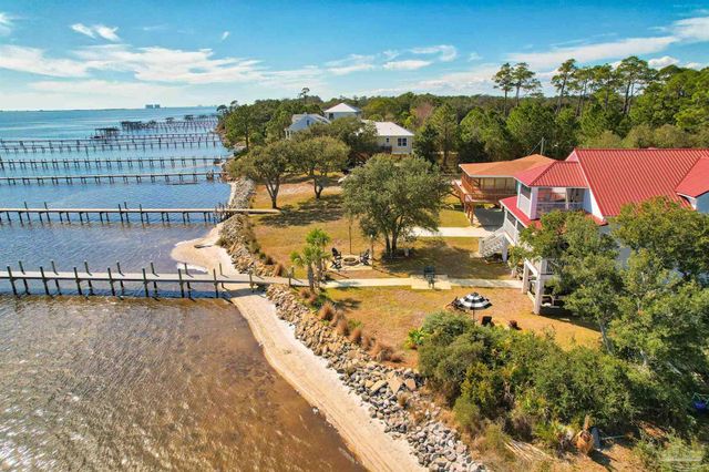 5485 Soundside Dr, Gulf Breeze, FL 32563