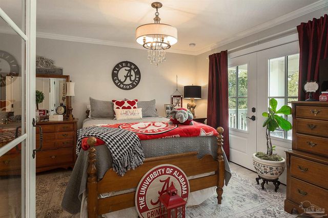 5485 Soundside Dr, Gulf Breeze, FL 32563