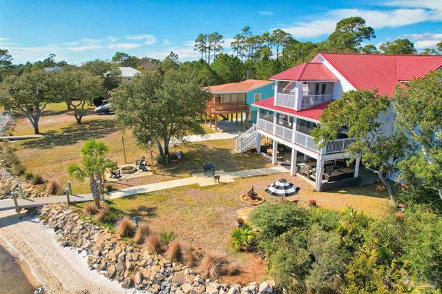5485 Soundside Dr, Gulf Breeze, FL 32563