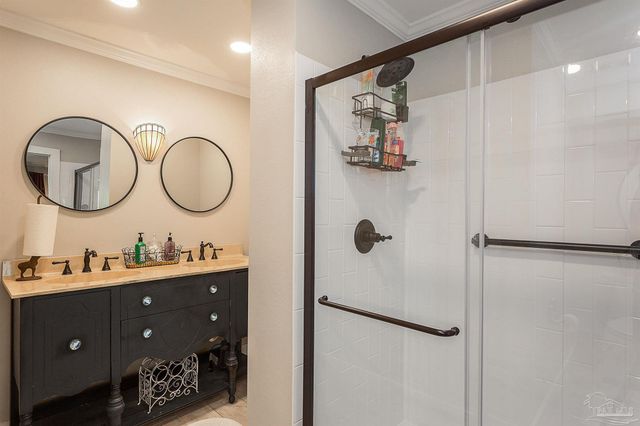 5485 Soundside Dr, Gulf Breeze, FL 32563