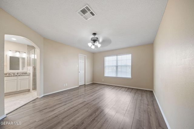 10933 Bullseye Street, El Paso, TX 79934