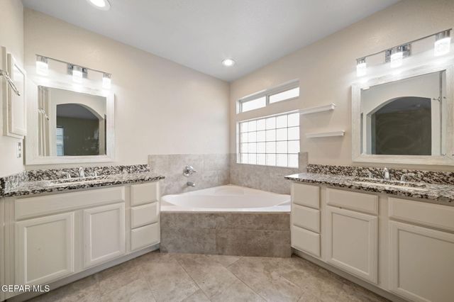 10933 Bullseye Street, El Paso, TX 79934