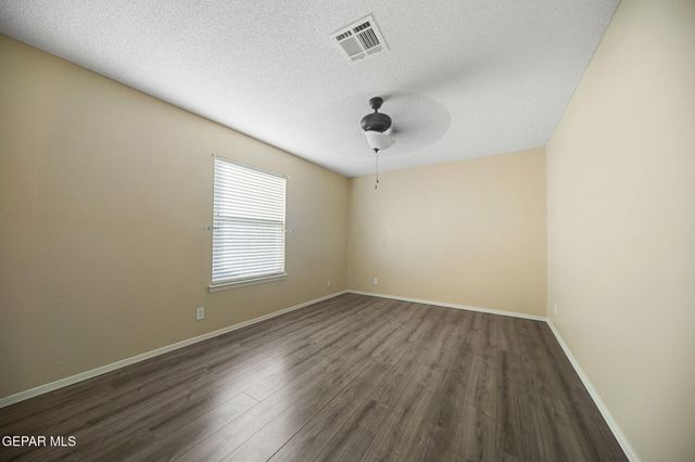 10933 Bullseye Street, El Paso, TX 79934