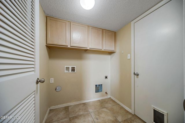 10933 Bullseye Street, El Paso, TX 79934