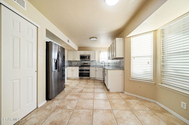 10933 Bullseye Street, El Paso, TX 79934