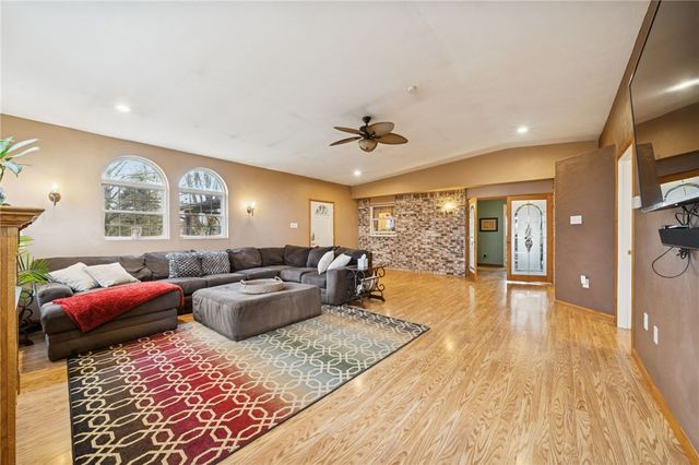 603 Forbes Trail Rd, Hempfield Twp, PA 15601