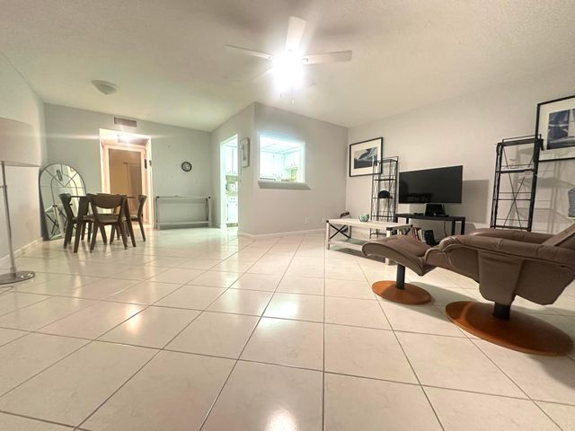 4007 Ellesmere A 4007, Deerfield Beach, FL 33442