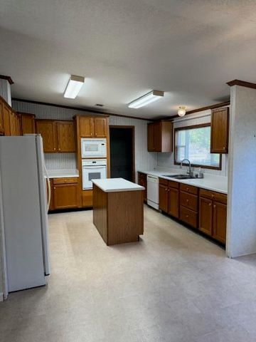 1605 Rowland Drive, Summerton, SC 29148