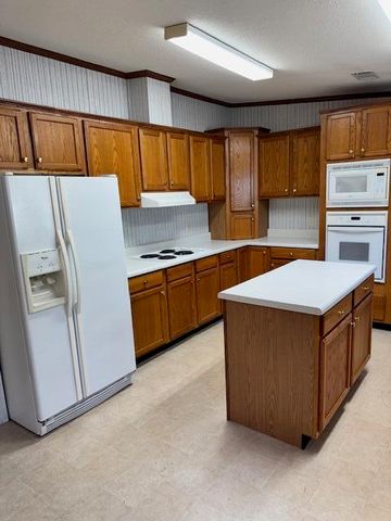 1605 Rowland Drive, Summerton, SC 29148