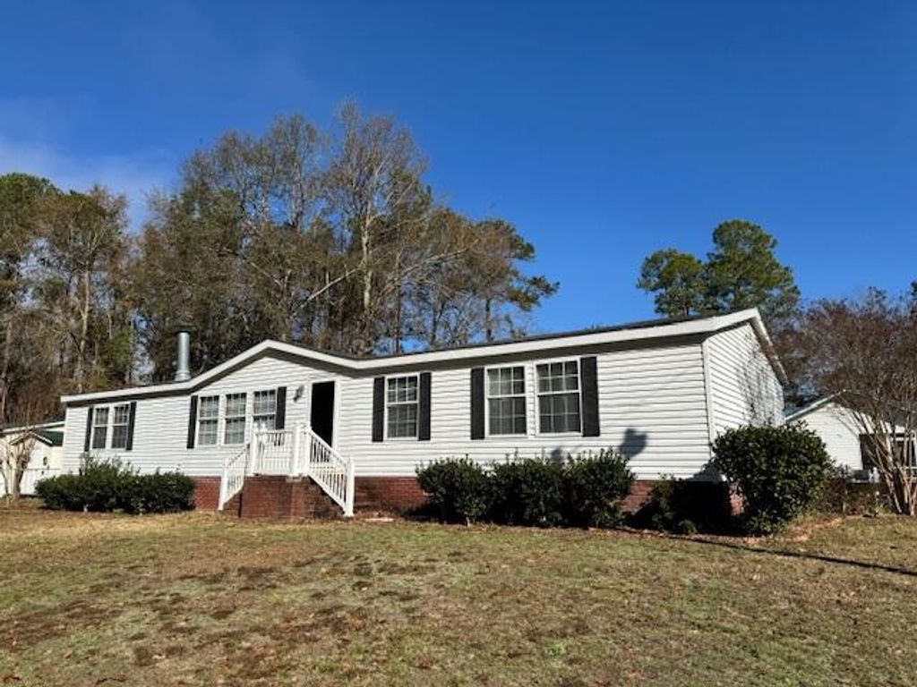 1605 Rowland Drive, Summerton, SC 29148