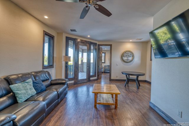 236 Tequila Sunrise, Concan, TX 78838