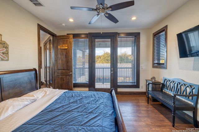 236 Tequila Sunrise, Concan, TX 78838