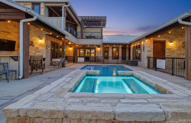 236 Tequila Sunrise, Concan, TX 78838