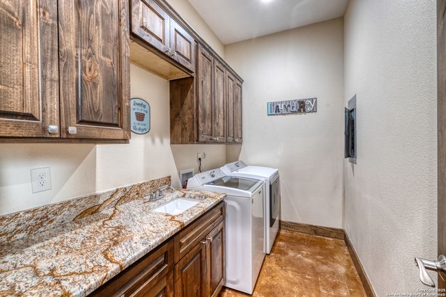 236 Tequila Sunrise, Concan, TX 78838