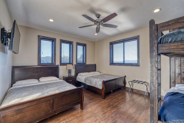 236 Tequila Sunrise, Concan, TX 78838