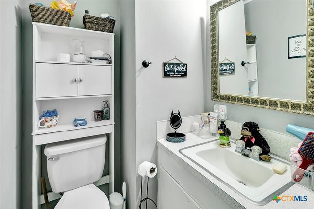 526 Fairmont Street, Port Lavaca, TX 77979